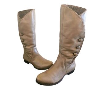 B. Makowsky "BFNaomi" Taupe Button-up Foldover Leather Boots Size 6.5